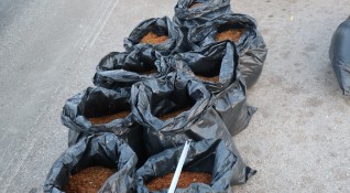 220 кг тютюн без бандерол са иззели служители на Районно