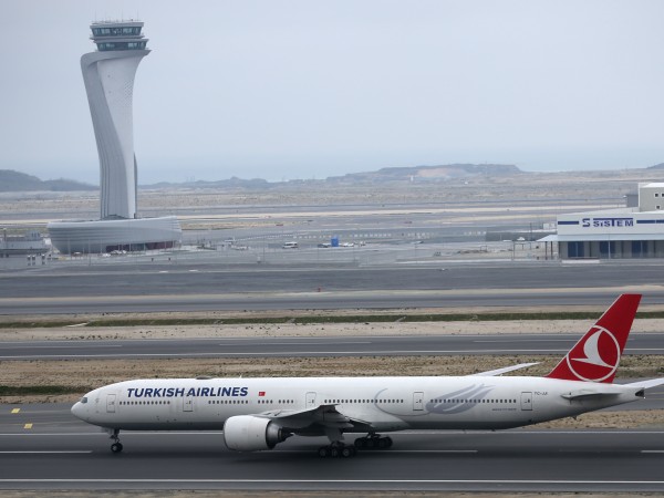 Авиокомпаниите Turkish Airlines и Pegasus ще възобновят полетите си до