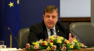 Лидерът на ВМРО Красимир Каракачанов е разговарял с премиера Бойко