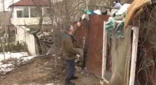 Частни имоти превърнати в нерегламентирани сметища тормозят жителите на Русе