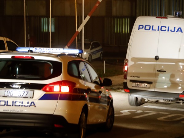 Тройно убийство разтърси иначе спокойния хърватски пристанищен град Сплит. Мъж
