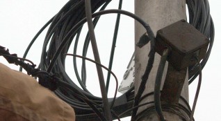 Двама крадци на кабели са задържани от служителите на полицейския