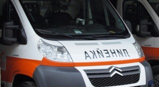 Уволниха шофьор на линейка от Пловдив след като пуснал чалга