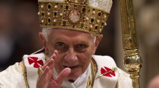 Папа Бенедикт XVI публично защити принципа на целибата в Католическата