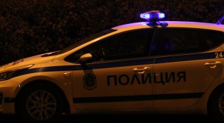Полицаи в Добрич задържаха 50 годишен мъж да управлява автомобил с