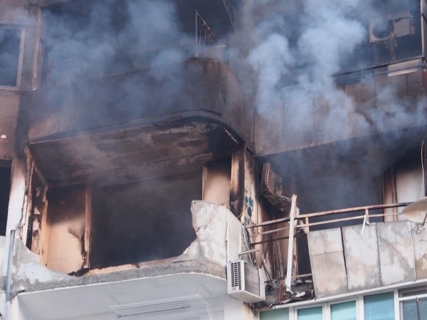 След взрива в жилищен блок във варненския квартал "Владиславово" двама