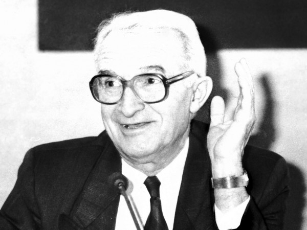 На 97-годишна възраст в сряда почина изтъкнатият български икономист и