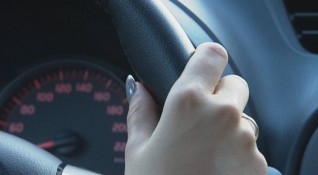 Жените са много по сигурни шофьори от мъжете Националната статистика на