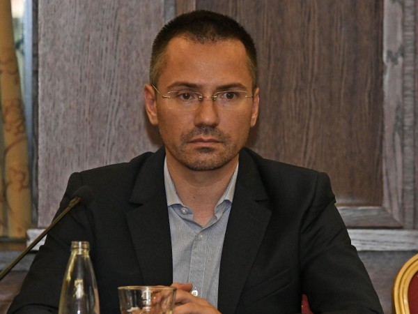 Евродепутатът Ангел Джамбазки е наказан с 1000 лв. глоба и