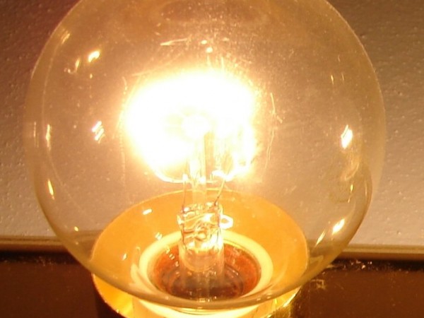 В момента едва 2-3 процента от потребявания ток в страната