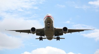 Австралийските власти съобщиха че са загубили връзка със самолет който
