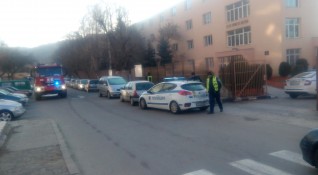 Подаден е сигнал за бомба в училище в Благоевград съобщи