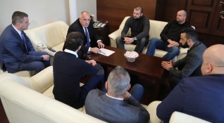 Премиерът Бойко Борисов се срещна с организираните привърженици на Левски