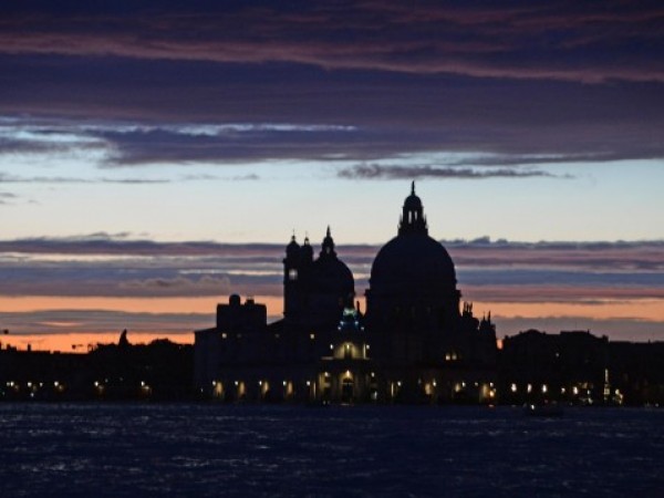 Хиляди жители и гости на Венеция ще бъдат евакуирани временно
