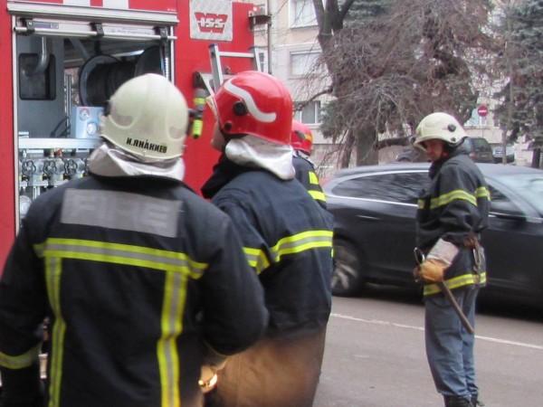 Пловдивските огнеборци за минути загасиха пожар, пламнал в 7:40 ч.