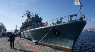 Кораби на НАТО акостираха на морската гара във Варна Те