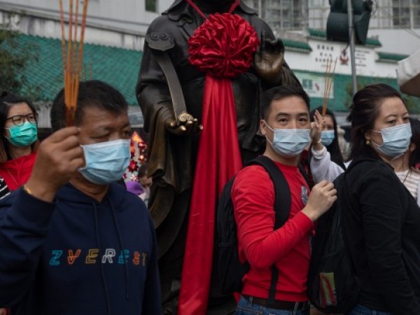 Трийсет китайски предприятия произвеждат общо 8 милиона медицински маски на