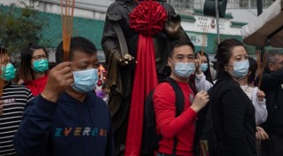 Трийсет китайски предприятия произвеждат общо 8 милиона медицински маски на