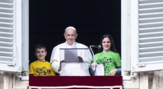 Днес папа Франциск се помоли за хората станали жертва на