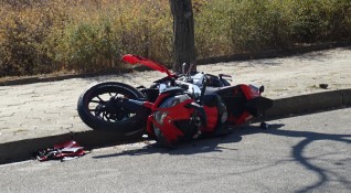 15 годишно момче е пострадало при управление на мотоциклет съобщиха от