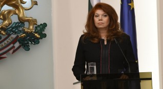 Вицепрезидентът Илияна Йотова ще предложи Асоциация на българските общности по