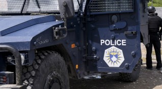 Полицай в Косово бе убит а негов колега и дете