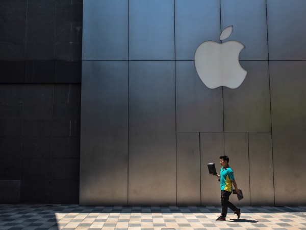 Продажбите и наличността на iPhone са под заплаха заради китайския