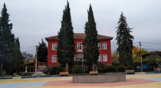 Община Пазарджик предвижда закриването и оптимизацията на детските градини в