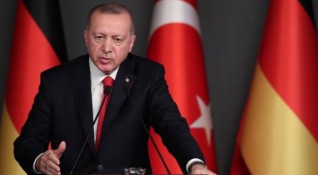 Турският президент Реджеп Тайип Ердоган предупреди че Турция може да