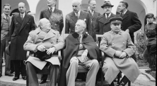Преди 75 години тази снимка обикаля света британският премиер Уинстън