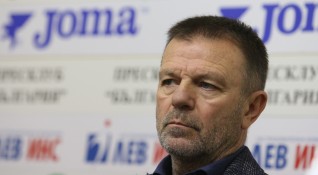 Бившият треньор на ЦСКА Стойчо Младенов който понастоящем води Кайсар