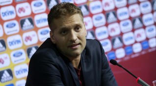 Бившият капитан на националния отбор по футбол Стилиян Петров отхвърли