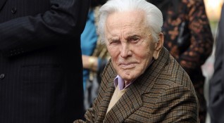 Актьорът Кърк Дъглас е починал вчера на 103 годишна възраст Новината