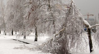 На целите Балкани зимната обстановка причинява хаос и проблеми Ураганни