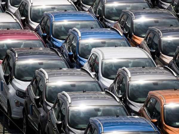 Анализаторите от руската агенция "АВТОСТАТ" пресметнаха колко нови автомобила се