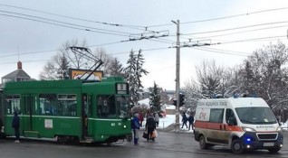 Пешеходец е бил блъснат от трамвайна мотриса в София Инцидентът е