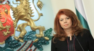 Вицепрезидентът Илияна Йотова коментира отказа на ГЕРБ да инициира процедура