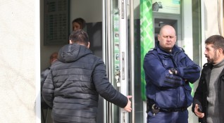 Маскиран бандит е нахлул в банков офис на столичния бул