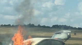 Лек автомобил е изгорял напълно по пътя Бургас Варна