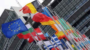 Европейската комисия очаква преговорите за присъединяване на Северна Македония и