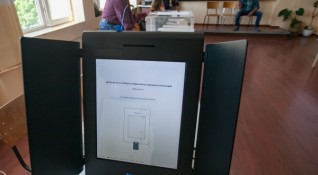 Машинно гласуване ще има но и вотът с хартиените билети