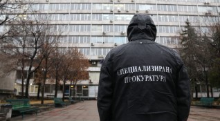 Най малко двама висши полицаи са задържани при спецоперация в София