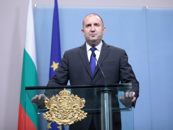 Президентът Румен Радев поздрави българите по случай националния празник 3