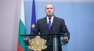 Президентът Румен Радев поздрави българите по случай националния празник 3
