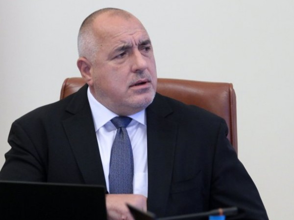 Премиерът Бойко Борисов разговаря по телефона с премиера на Държавата