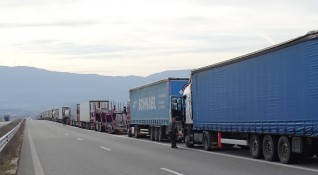 Трафикът на границата с Турция е доста натоварен по изходите