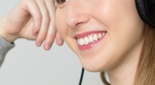 Търговци предлагат продукти за избелване на зъби със съмнително качество