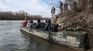 България по искане на Гърция отвори язовирната стена на река