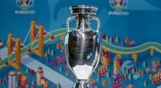 Европейското първенство по футбол най вероятно ще бъде отложено с година