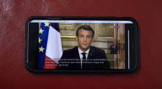 Френският президент Еменюел Макрон обяви че в страната се затварят